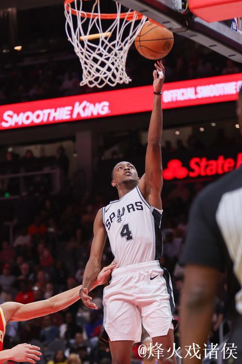 米奇评球队表现：首节发挥不佳，第三节状态下滑